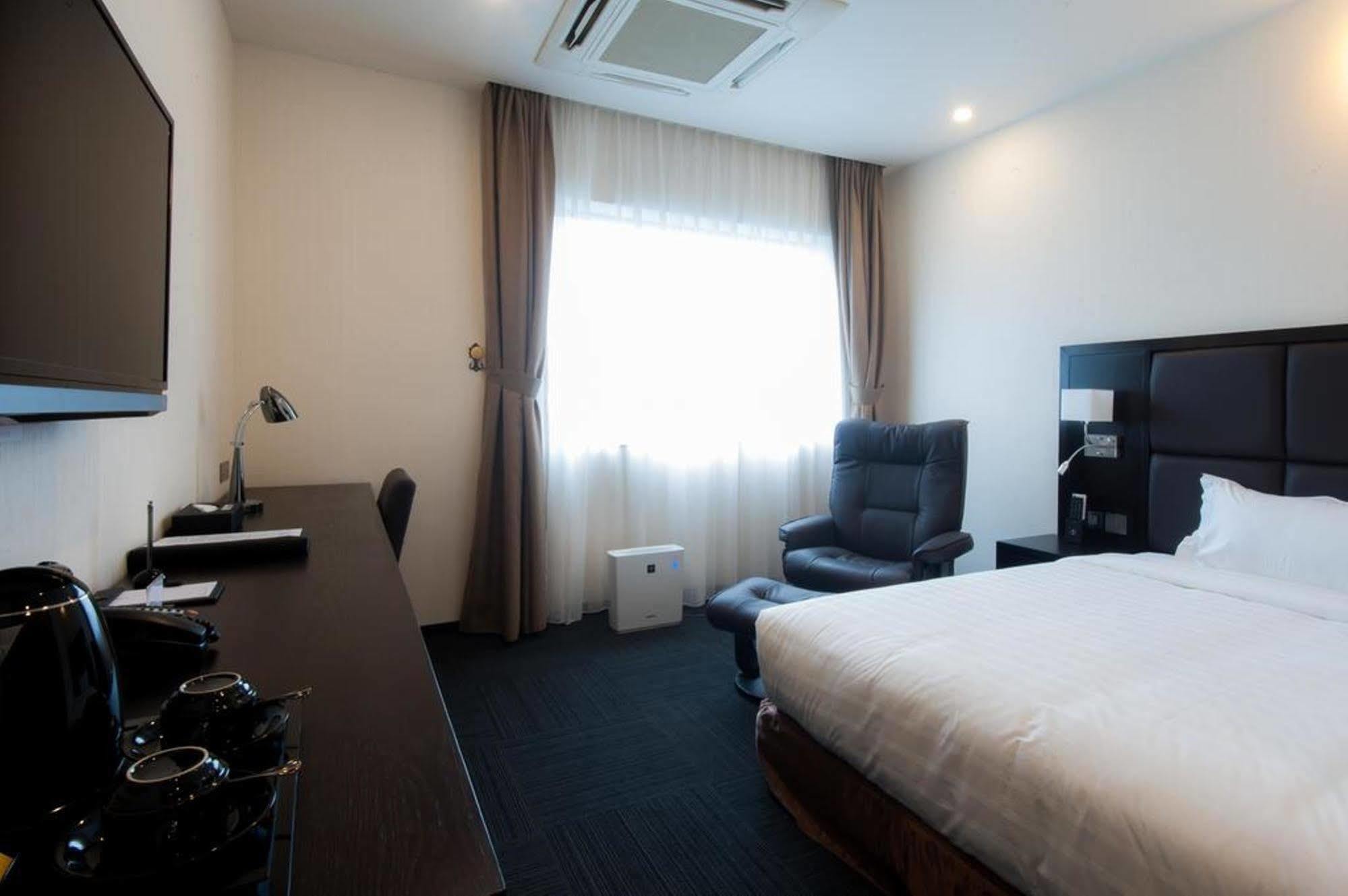 Sakura Hotel Hanoi Exterior foto